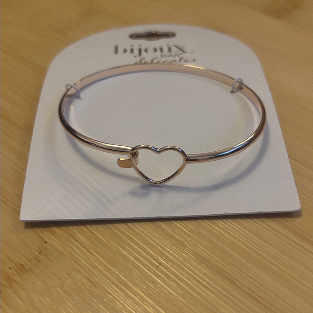 Rose Gold Heart Bracelet 13$